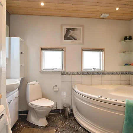 Casa vacanze Three-bedroom Holiday In Juelsminde *